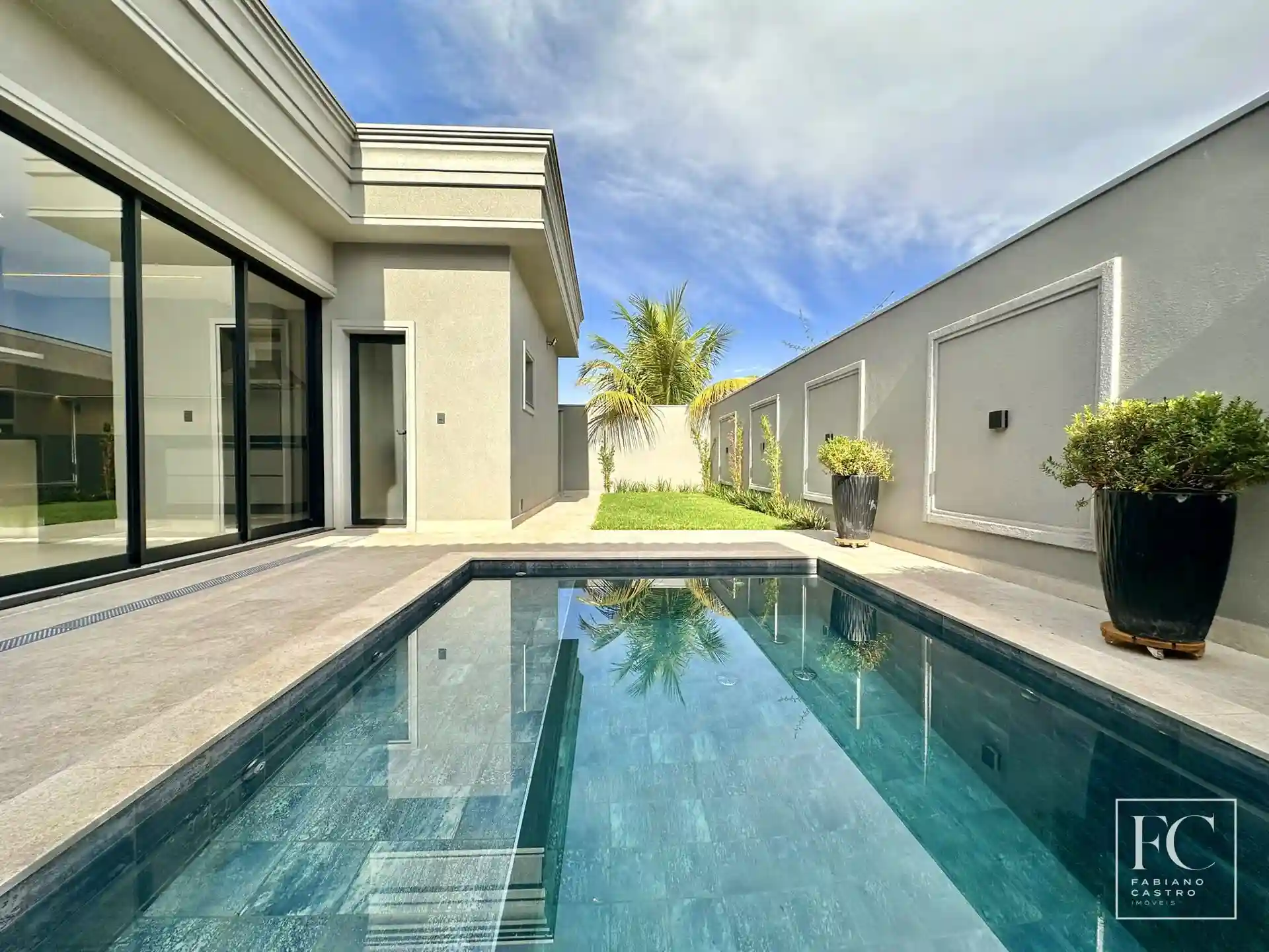 Casa de Condomínio com 3 quartos à venda, 235m² — foto 13 de 32