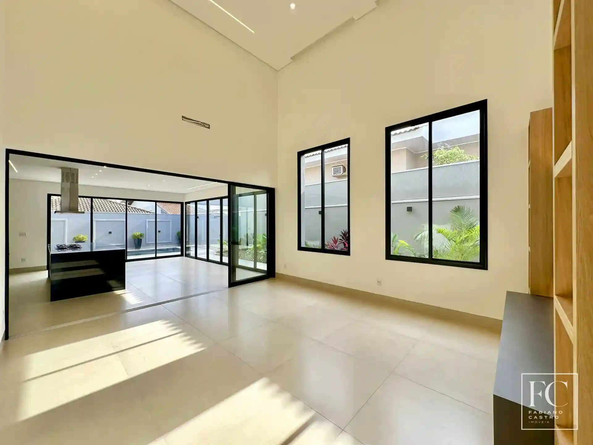 Casa de Condomínio com 3 quartos à venda, 235m² — foto 5 de 32