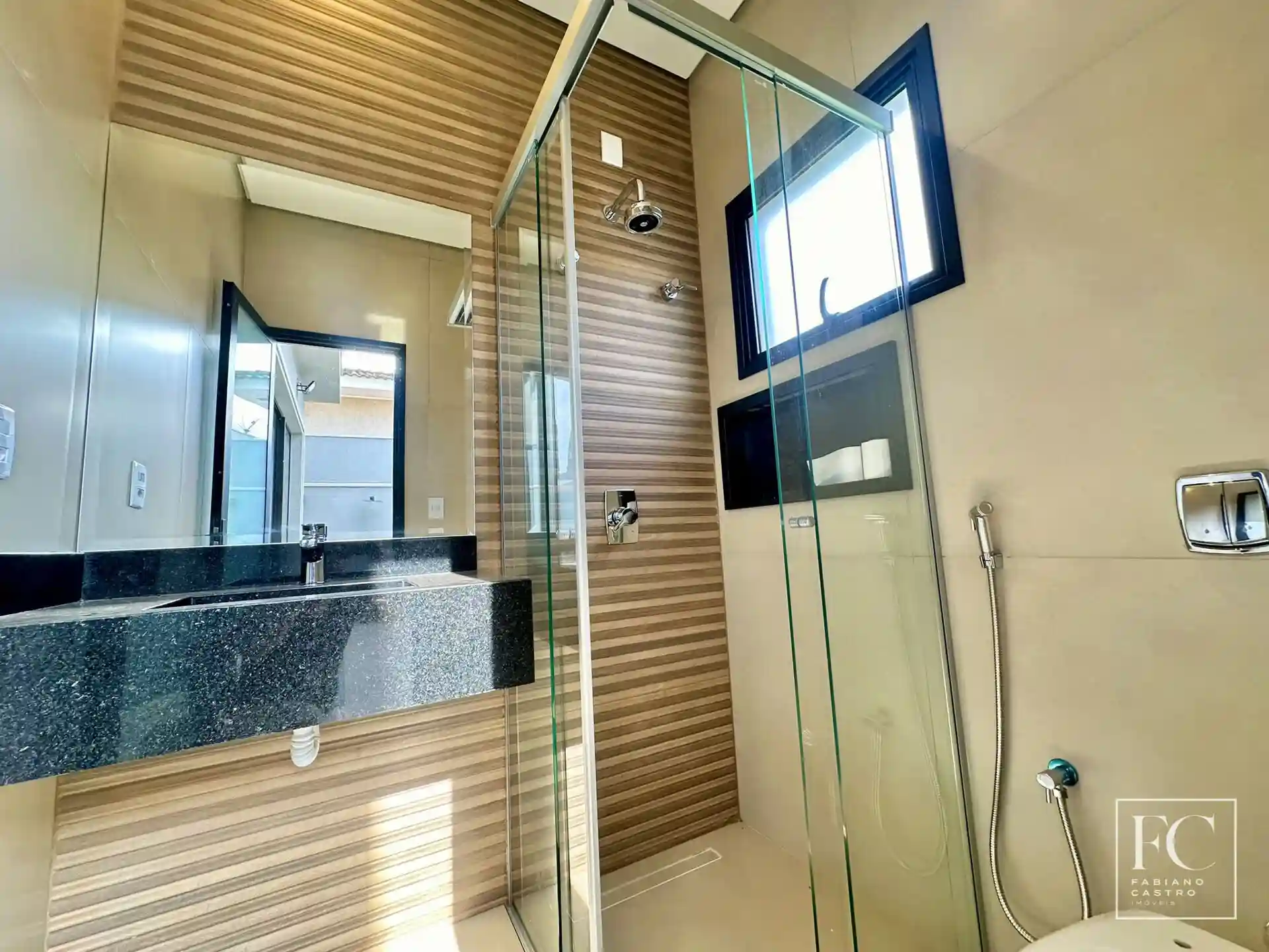 Casa de Condomínio com 3 quartos à venda, 235m² — foto 16 de 32