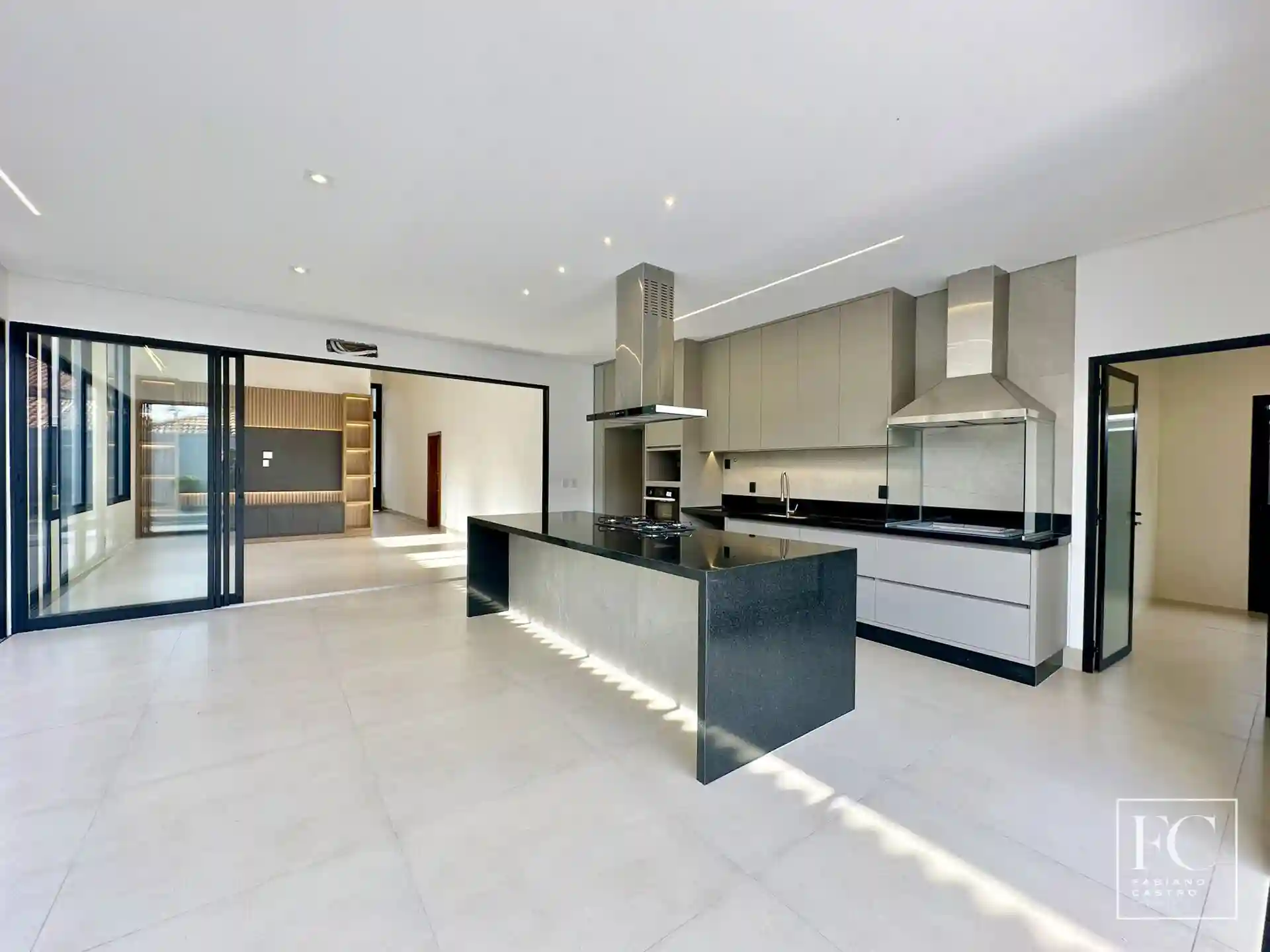 Casa de Condomínio com 3 quartos à venda, 235m² — foto 17 de 32