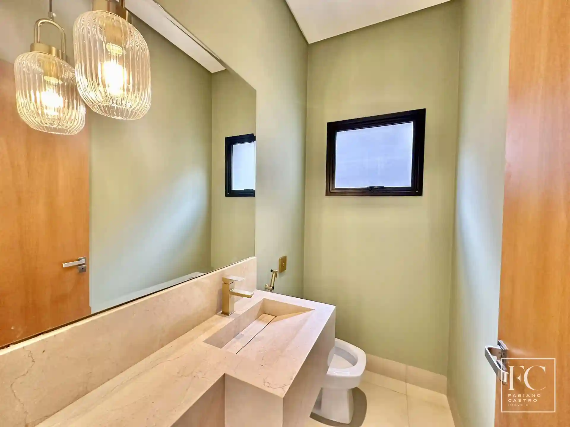 Casa de Condomínio com 3 quartos à venda, 235m² — foto 3 de 32