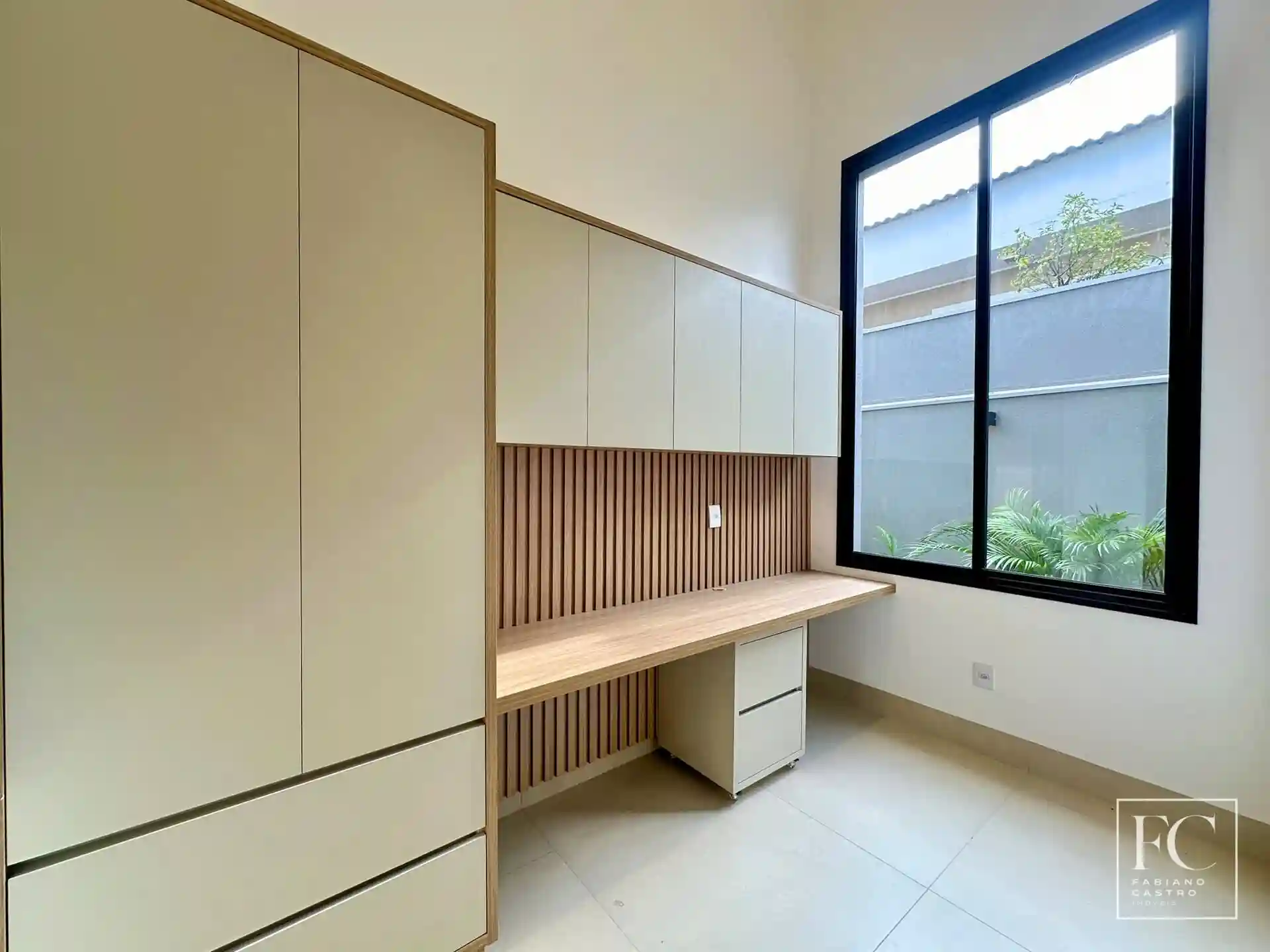 Casa de Condomínio com 3 quartos à venda, 235m² — foto 4 de 32