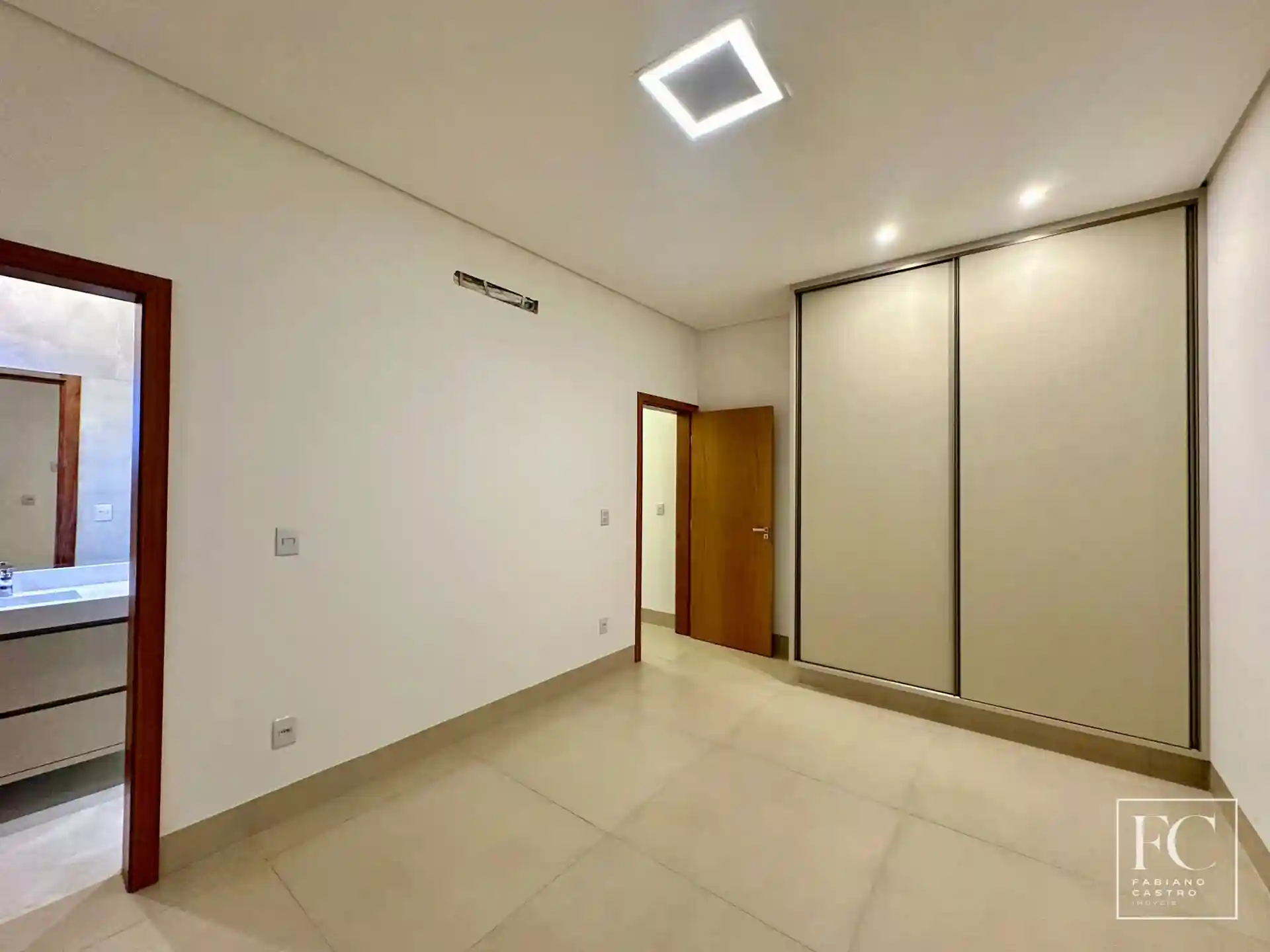 Casa de Condomínio com 3 quartos à venda, 235m² — foto 19 de 32