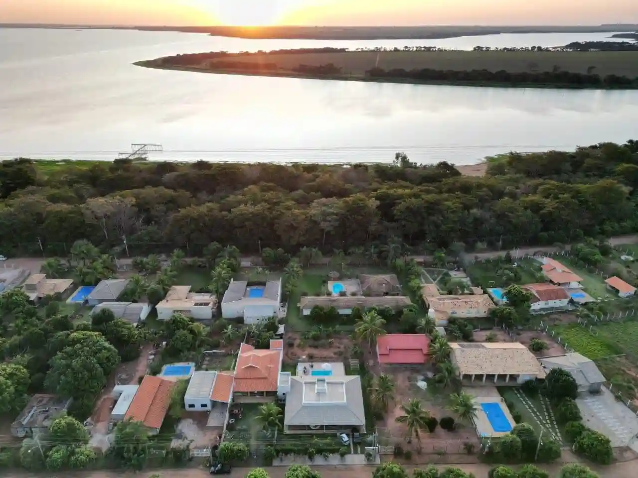 Fazenda / Sítio / Chácara com 2 quartos à venda, 1030m² — foto 3 de 7
