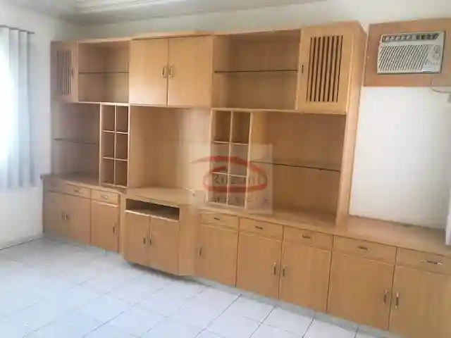 Casa de Condomínio com 3 quartos para aluguel, 300m² — foto 4 de 19