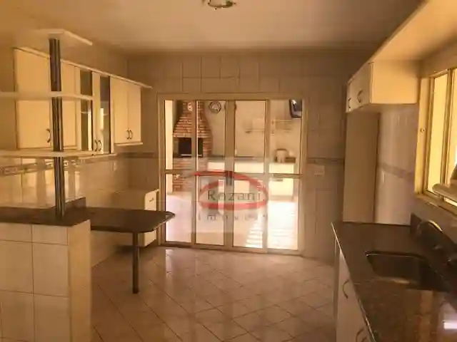 Casa de Condomínio com 3 quartos para aluguel, 300m² — foto 14 de 19