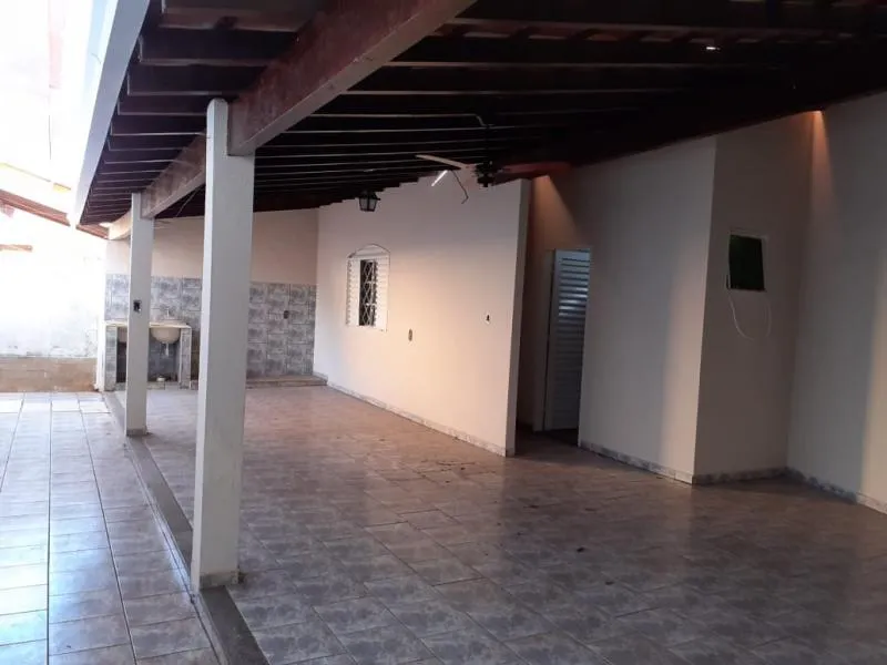 Casa à venda — foto 1 de 3