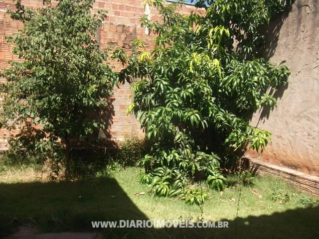 Casa à venda — foto 2 de 3