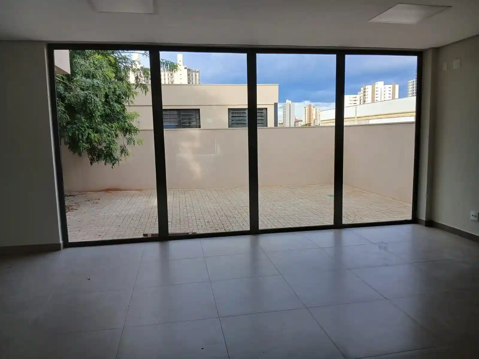 Loja / Salão / Ponto Comercial para aluguel, 300m² — foto 8 de 15