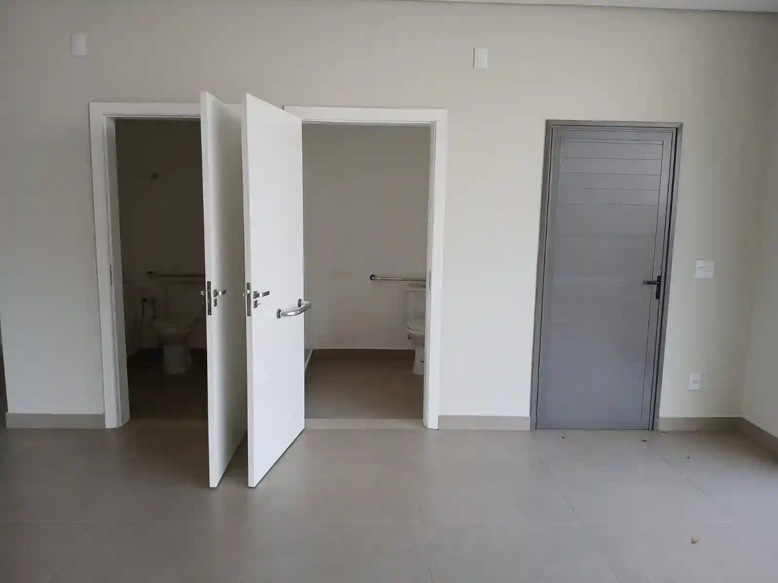 Loja / Salão / Ponto Comercial para aluguel, 300m² — foto 14 de 15