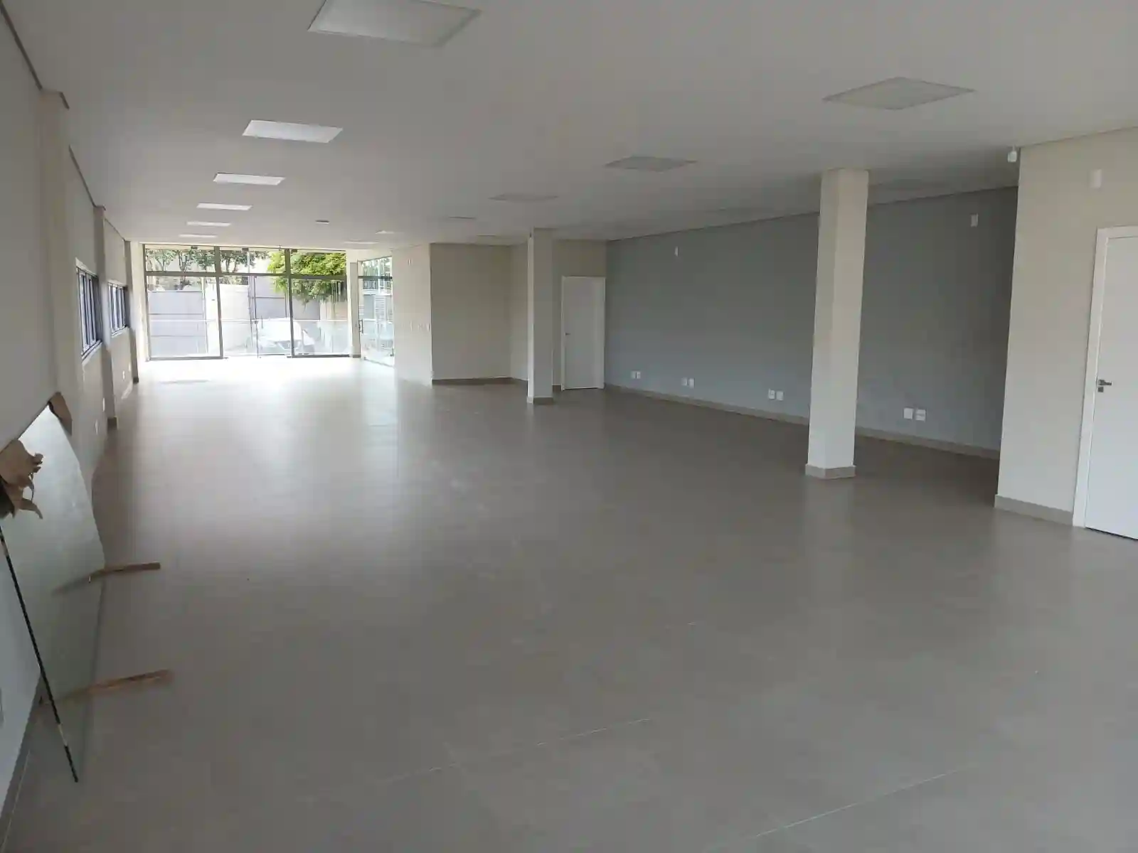 Loja / Salão / Ponto Comercial para aluguel, 300m² — foto 13 de 15