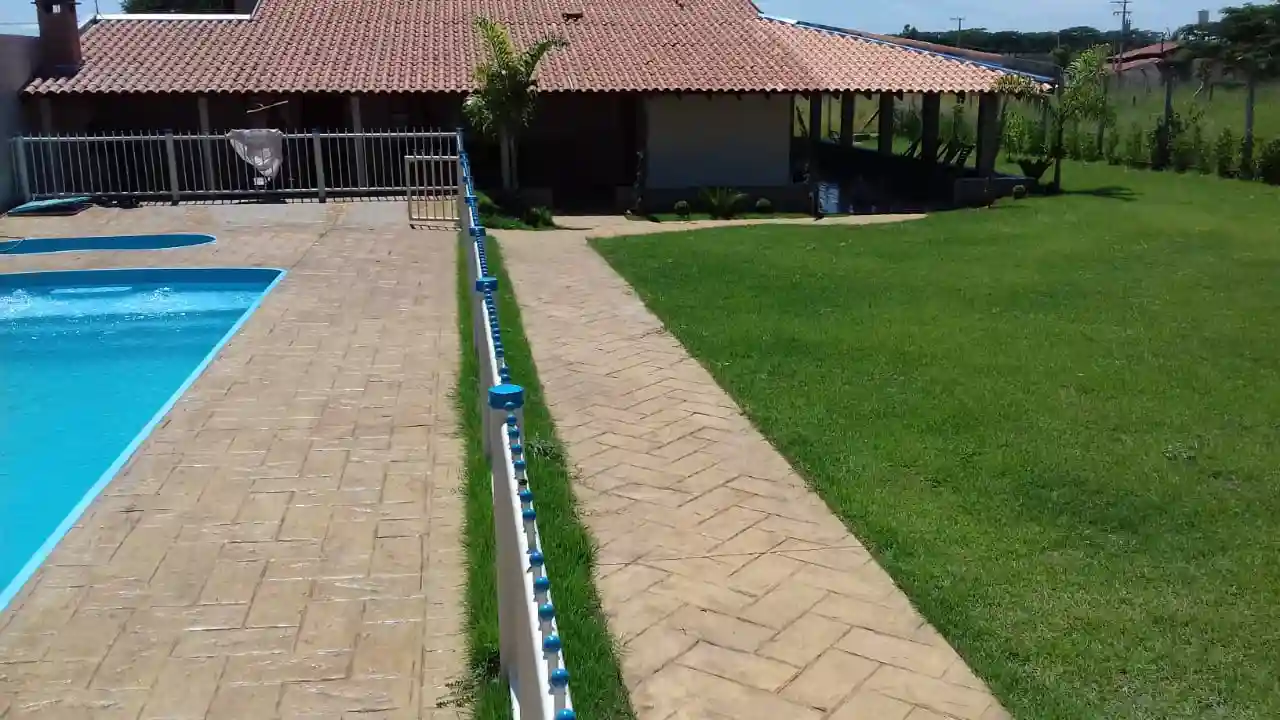 Fazenda / Sítio / Chácara com 3 quartos à venda, 1400m² — foto 1 de 30