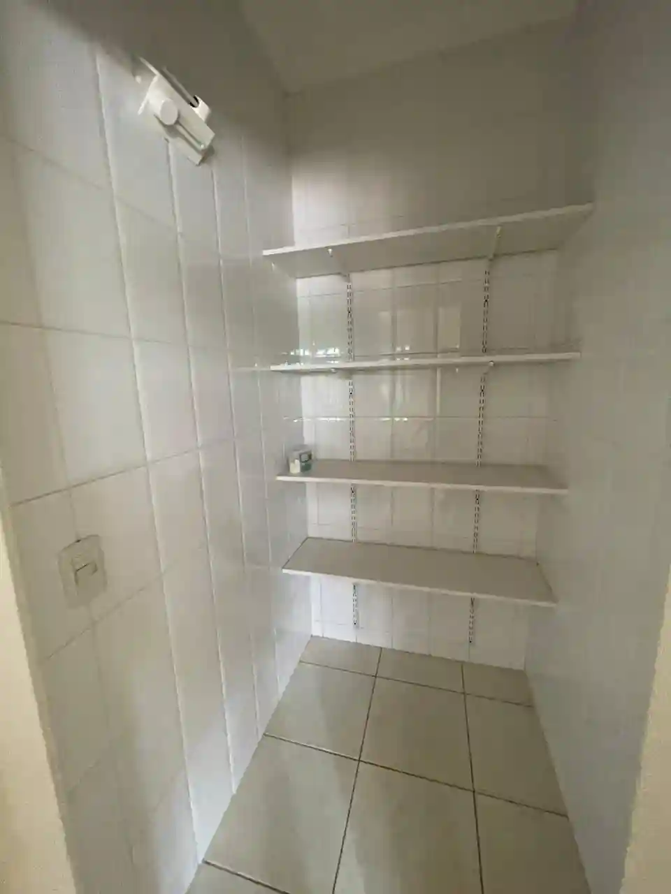 Casa de Condomínio com 4 quartos para aluguel, 350m² — foto 7 de 24