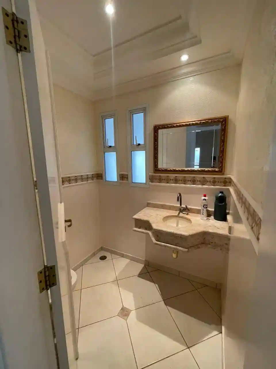 Casa de Condomínio com 4 quartos para aluguel, 350m² — foto 2 de 24