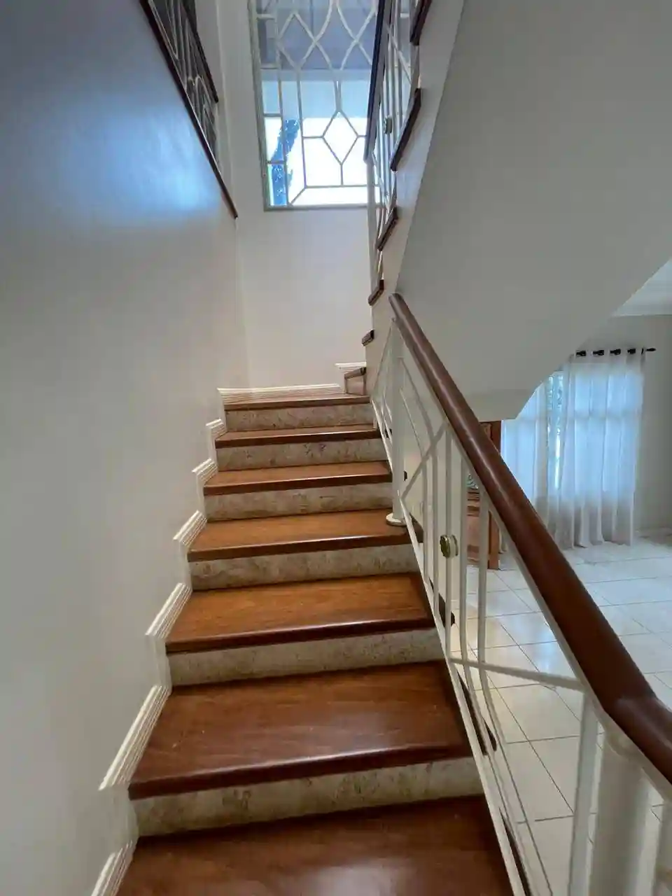 Casa de Condomínio com 4 quartos para aluguel, 350m² — foto 8 de 24