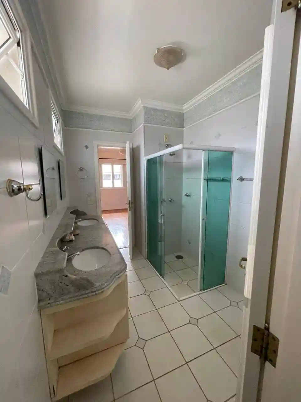 Casa de Condomínio com 4 quartos para aluguel, 350m² — foto 11 de 24