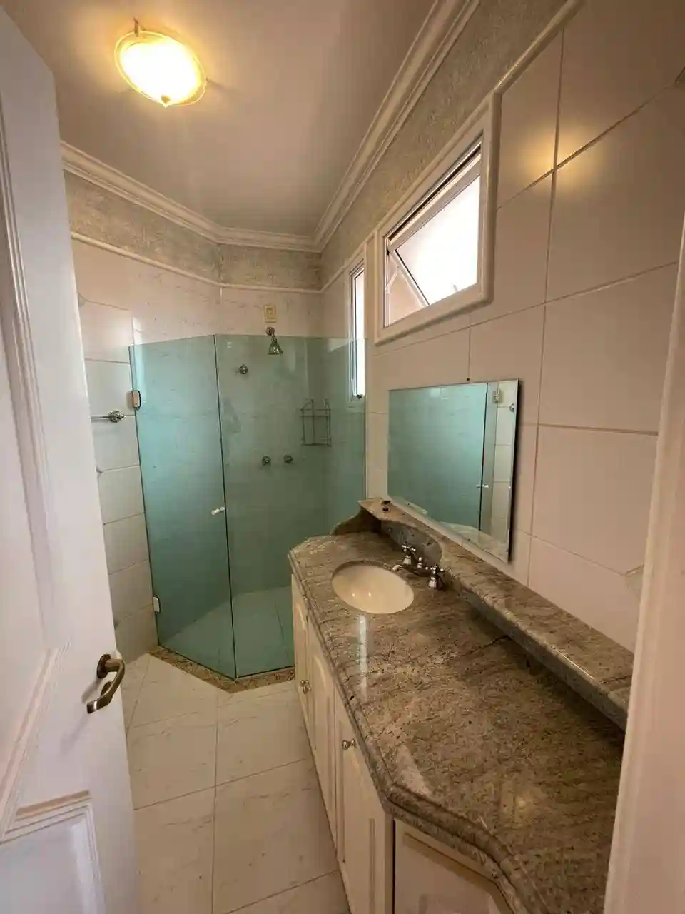 Casa de Condomínio com 4 quartos para aluguel, 350m² — foto 23 de 24