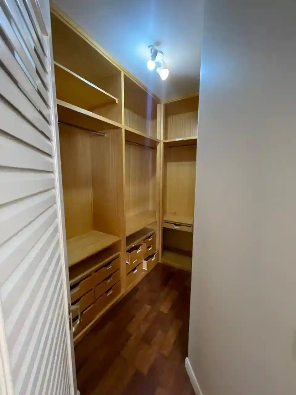 Casa de Condomínio com 4 quartos para aluguel, 350m² — foto 15 de 24