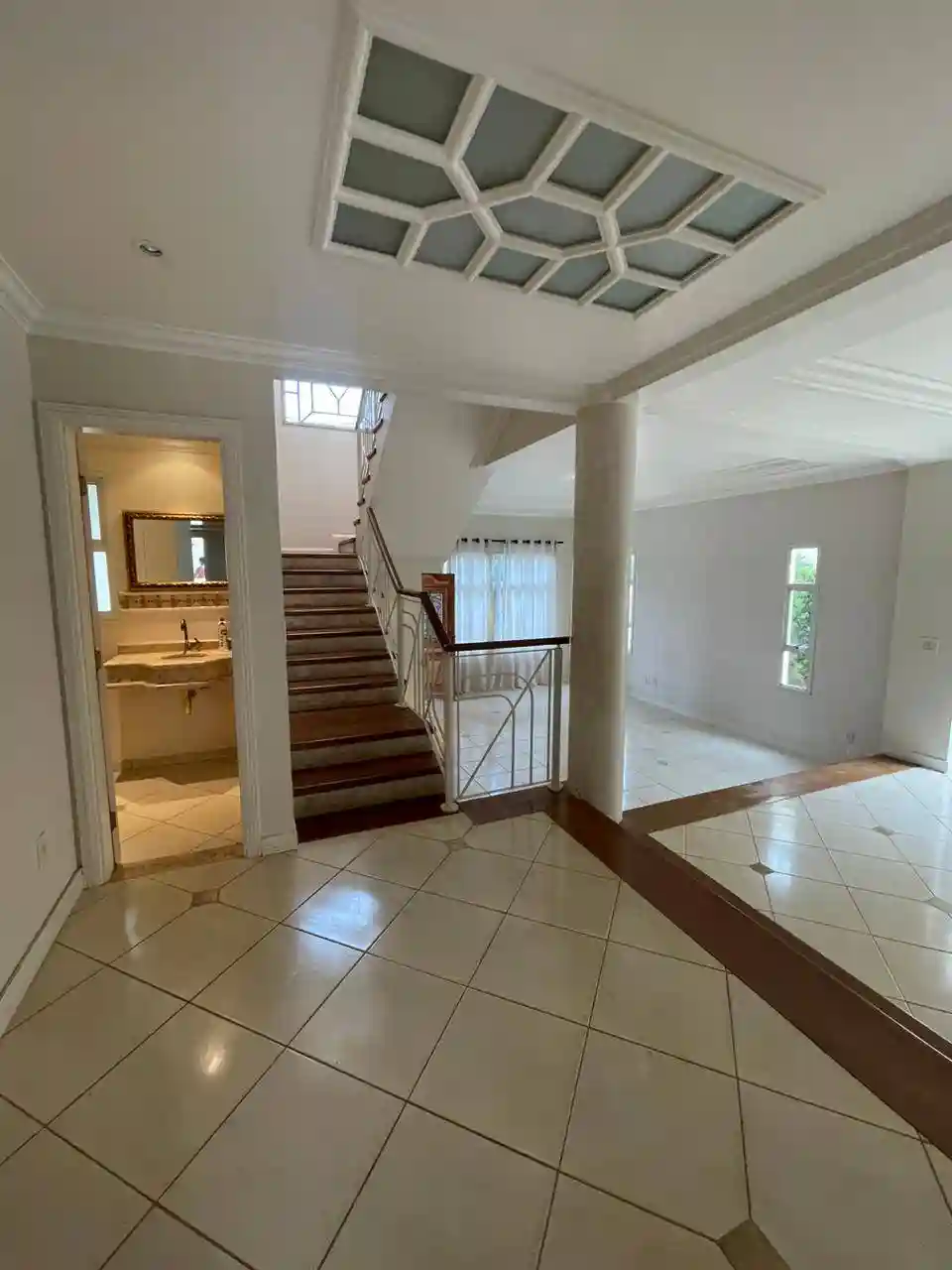 Casa de Condomínio com 4 quartos para aluguel, 350m² — foto 6 de 24
