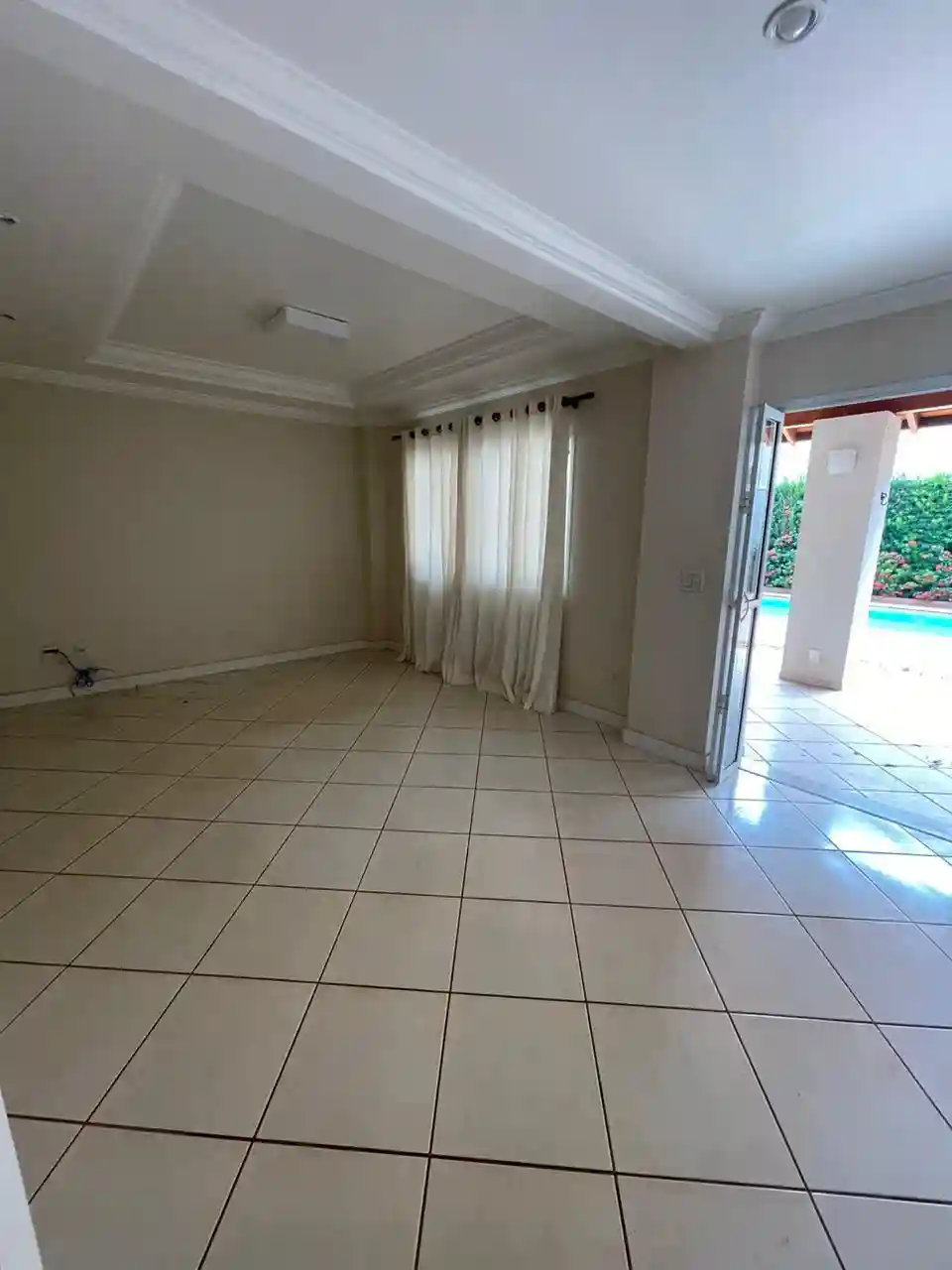 Casa de Condomínio com 4 quartos para aluguel, 350m² — foto 9 de 24