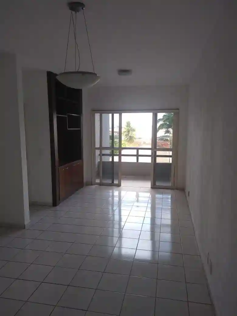 Apartamento com 2 quartos à venda, 75m² — foto 1 de 11