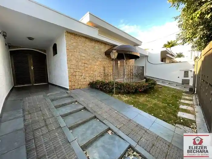 Casa com 4 quartos à venda, 210m² — foto 2 de 15