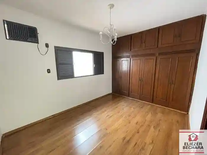 Casa com 4 quartos à venda, 210m² — foto 9 de 15