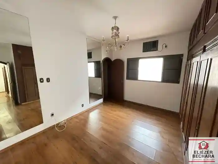 Casa com 4 quartos à venda, 210m² — foto 13 de 15