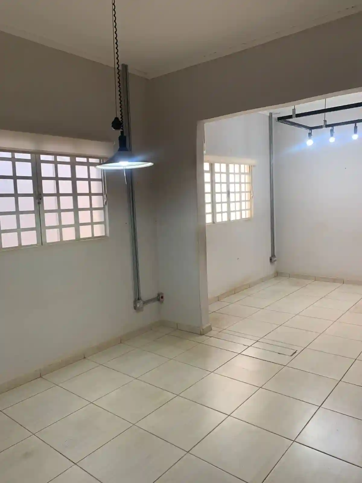 Casa Comercial com 5 quartos para aluguel, 180m² — foto 3 de 7