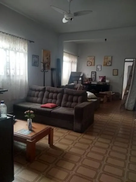 Casa à venda — foto 1 de 2