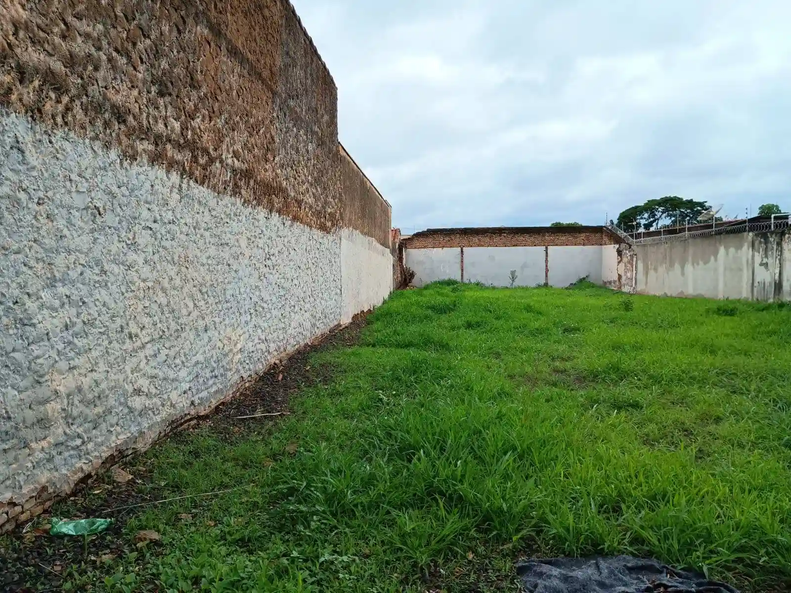 Terreno / Lote / Condomínio  à venda, 633m² — foto 4 de 7