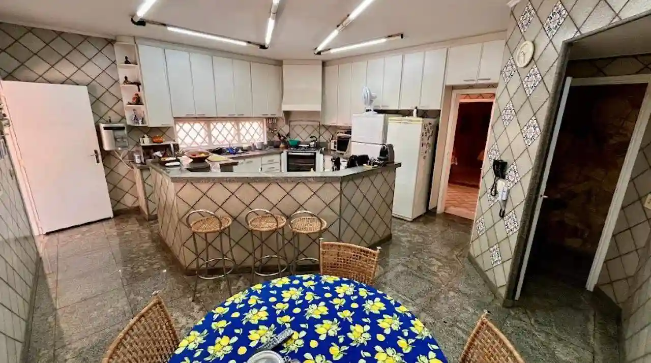 Casa com 3 quartos à venda, 450m² — foto 14 de 30
