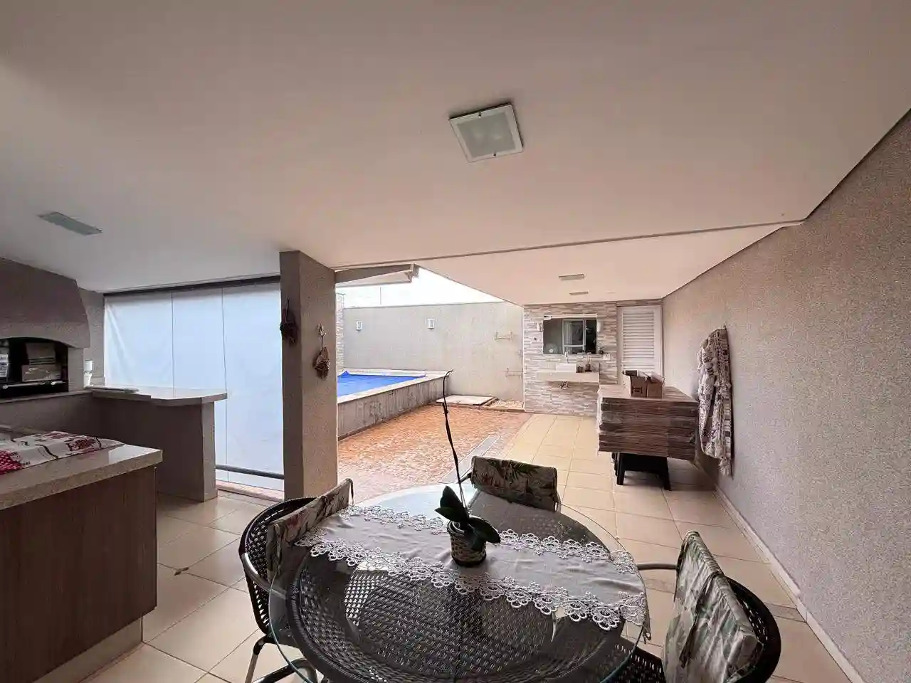 Casa de Condomínio com 3 quartos à venda, 160m² — foto 2 de 26