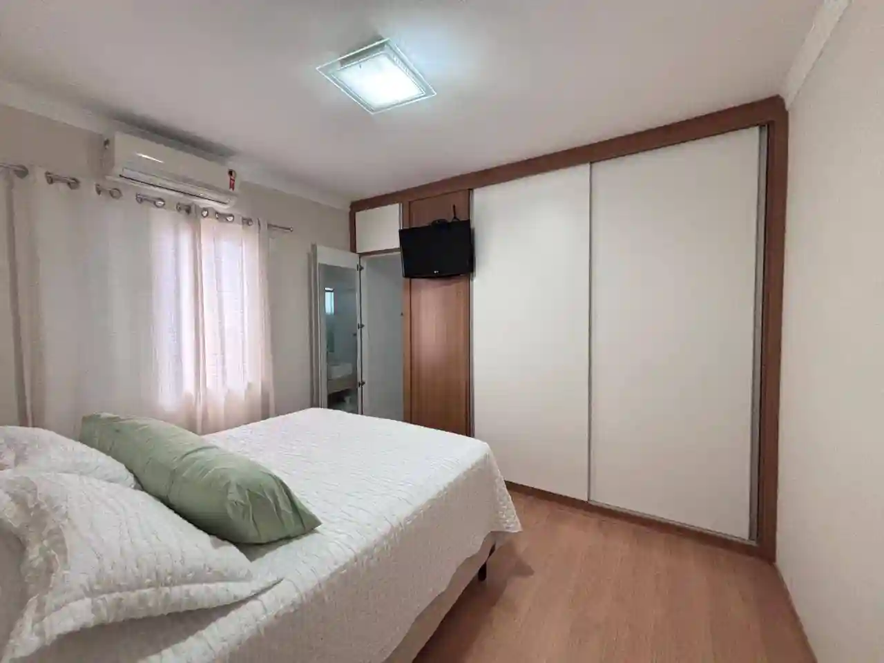 Casa de Condomínio com 3 quartos à venda, 160m² — foto 4 de 26