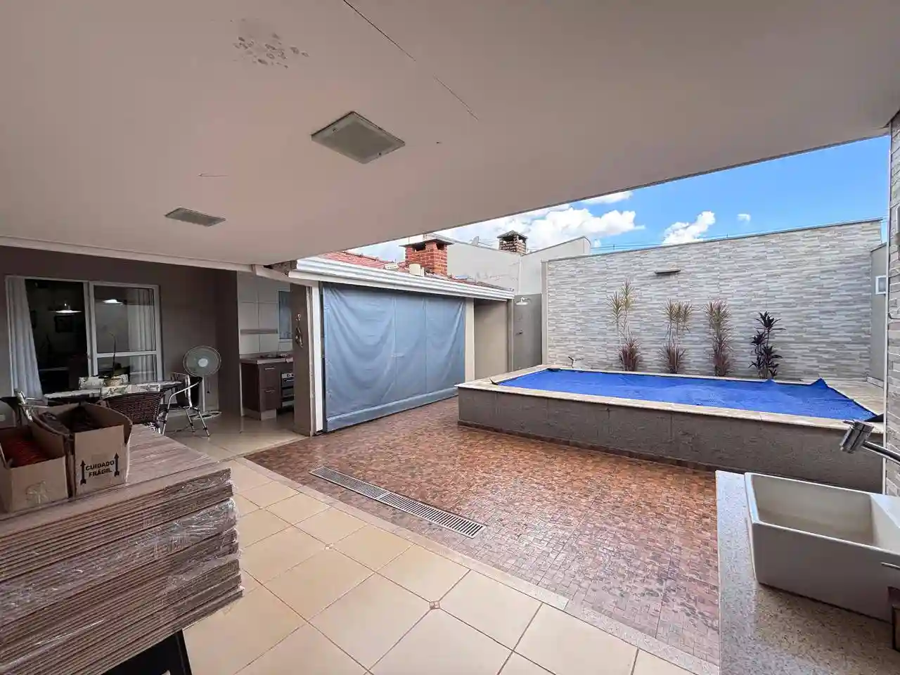Casa de Condomínio com 3 quartos à venda, 160m² — foto 1 de 26