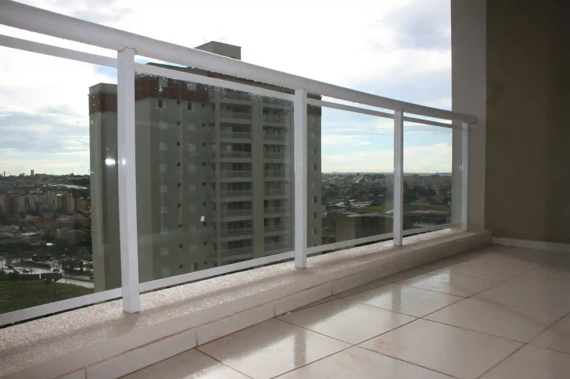 Apartamento com 2 quartos à venda, 72m² — foto 1 de 6