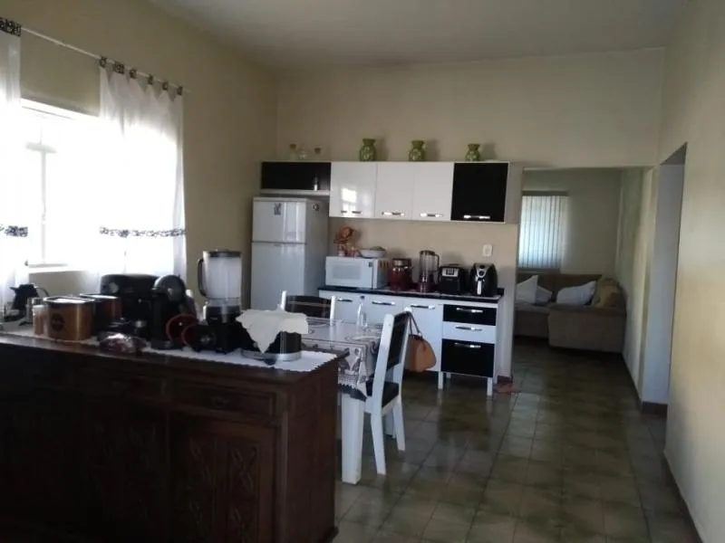 Casa à venda — foto 2 de 3