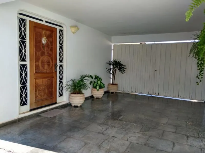 Casa à venda — foto 3 de 3