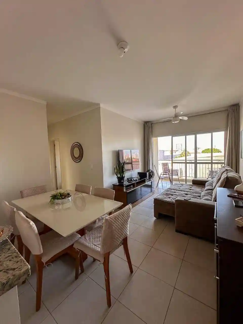 Apartamento com 2 quartos à venda, 72m² — foto 1 de 12