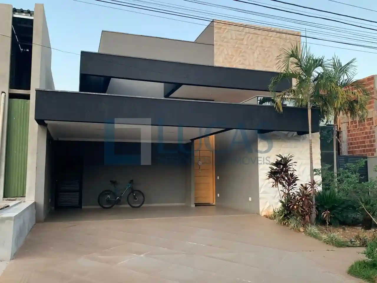 Casa de Condomínio com 3 quartos à venda, 220m² — foto 1 de 2