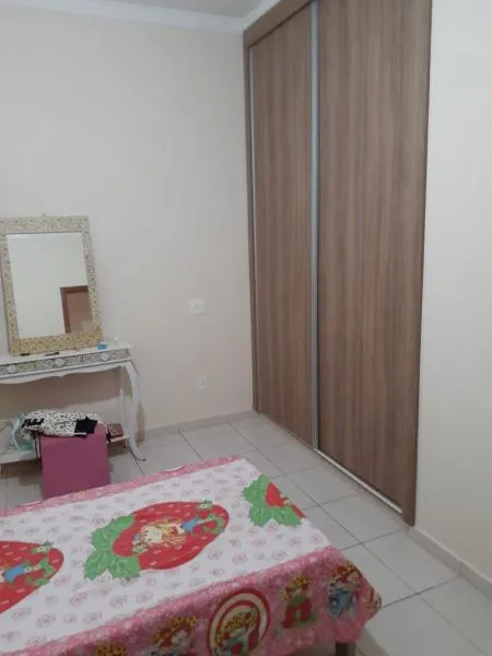 Casa à venda — foto 2 de 4