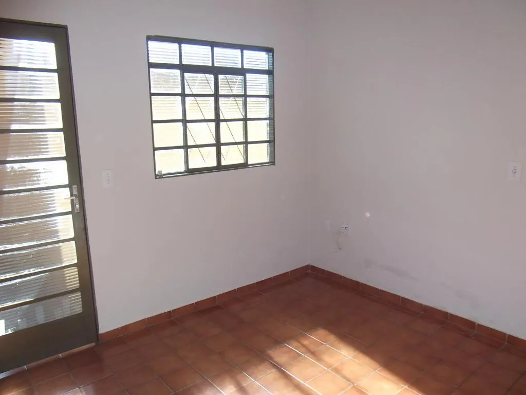 Casa à venda — foto 1 de 5