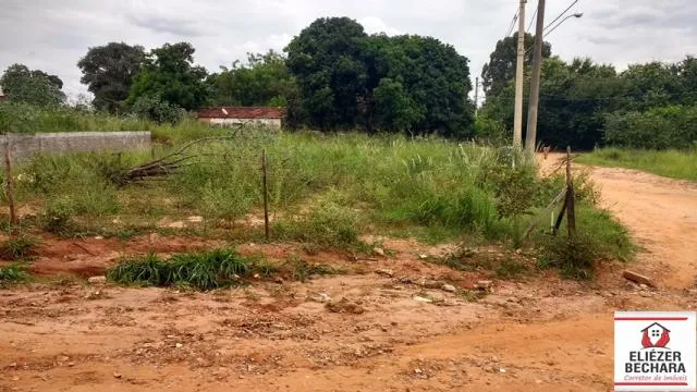 Terreno / Lote / Condomínio à venda — foto 1 de 2