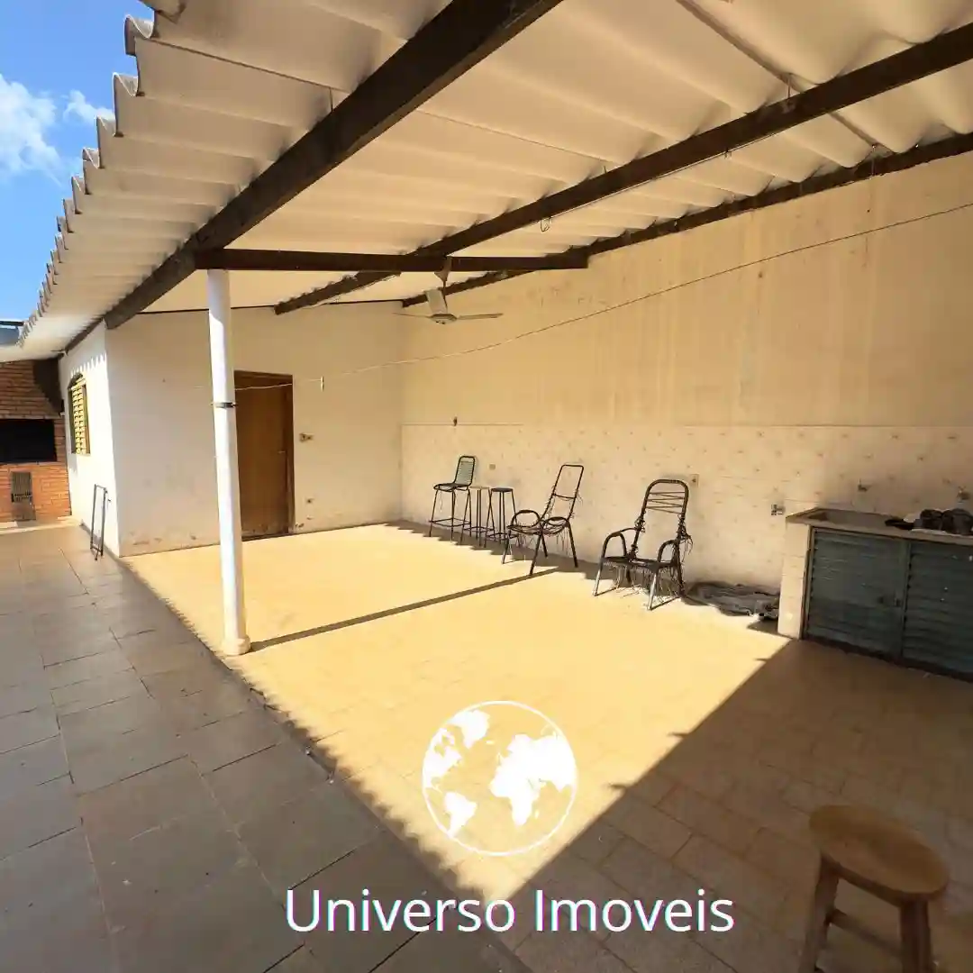 Casa com 3 quartos à venda, 227m² — foto 13 de 15