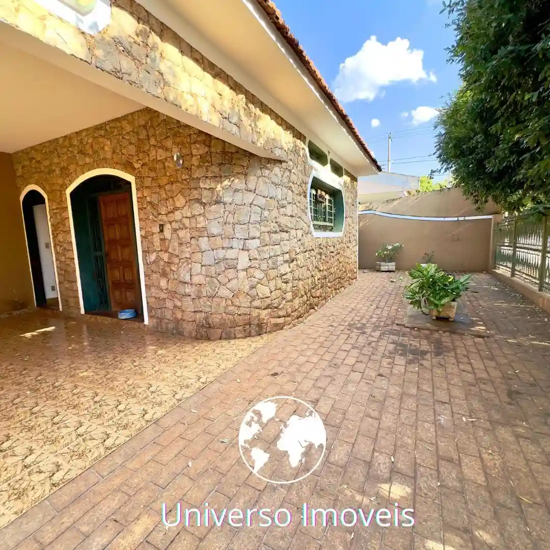 Casa com 3 quartos à venda, 227m² — foto 1 de 15