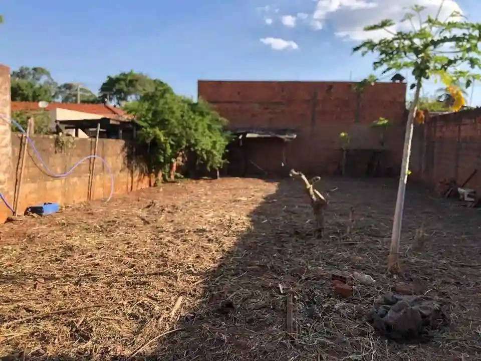 Terreno / Lote / Condomínio  à venda, 275m² — foto 3 de 3