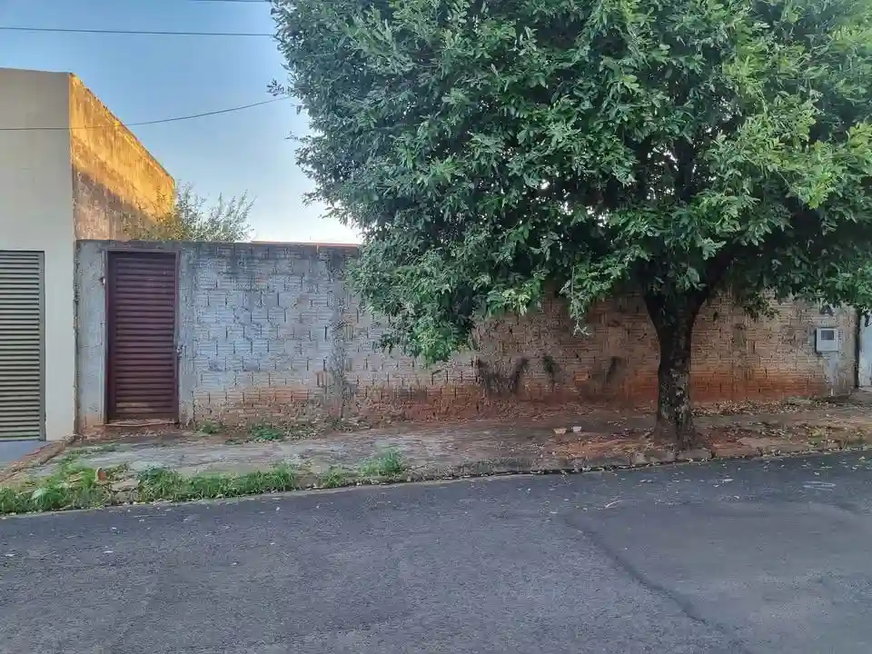 Terreno / Lote / Condomínio  à venda, 275m² — foto 1 de 3