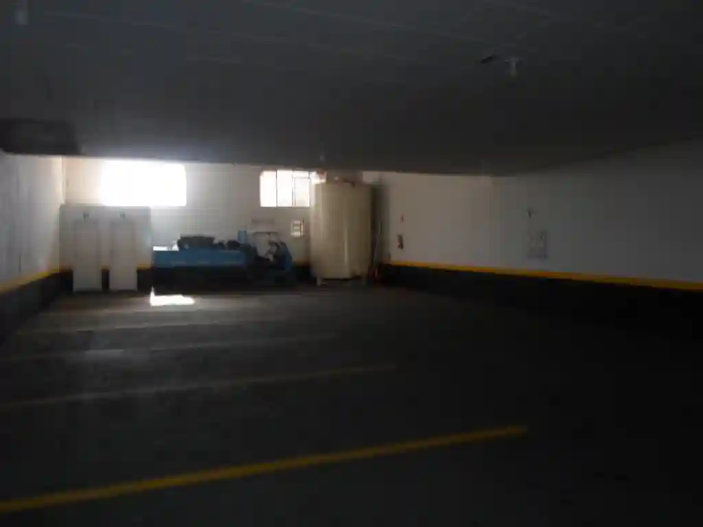 Loja / Salão / Ponto Comercial  à venda, 600m² — foto 4 de 7
