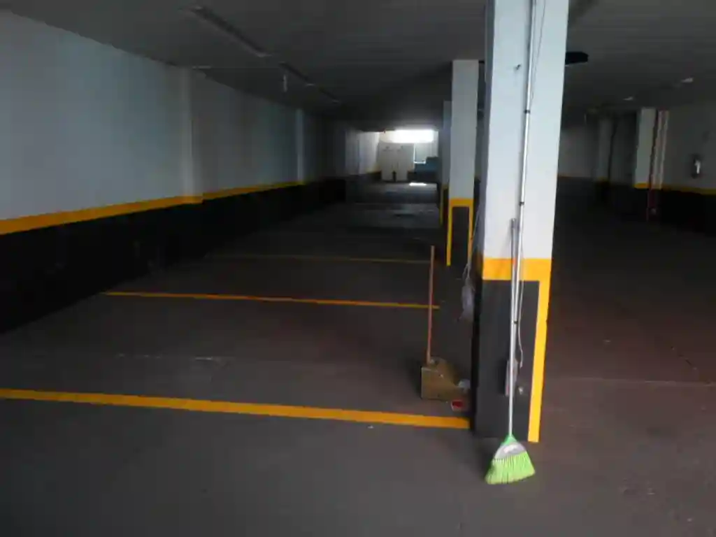 Loja / Salão / Ponto Comercial  à venda, 600m² — foto 2 de 7