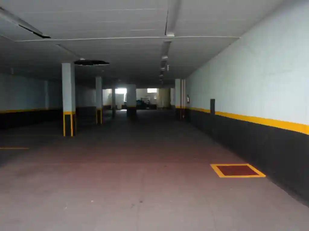 Loja / Salão / Ponto Comercial  à venda, 600m² — foto 1 de 7